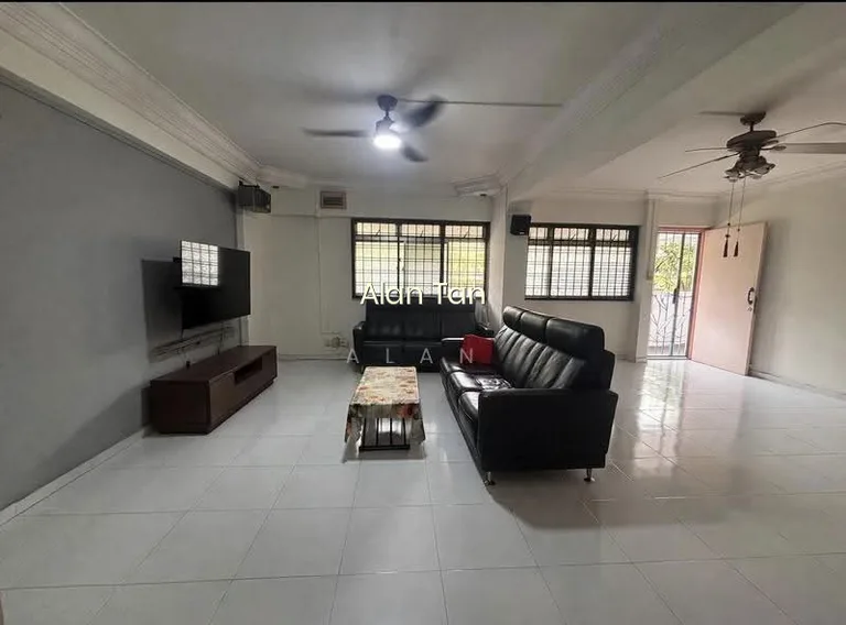359 Tampines Street 34 image 1 of 10