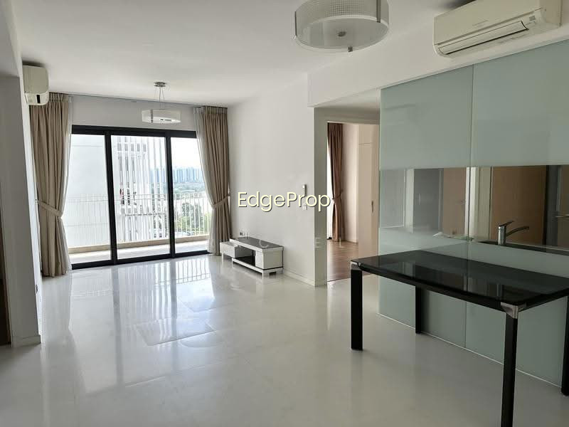THE LAKEFRONT RESIDENCES photo 2