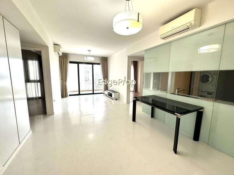 THE LAKEFRONT RESIDENCES photo 3