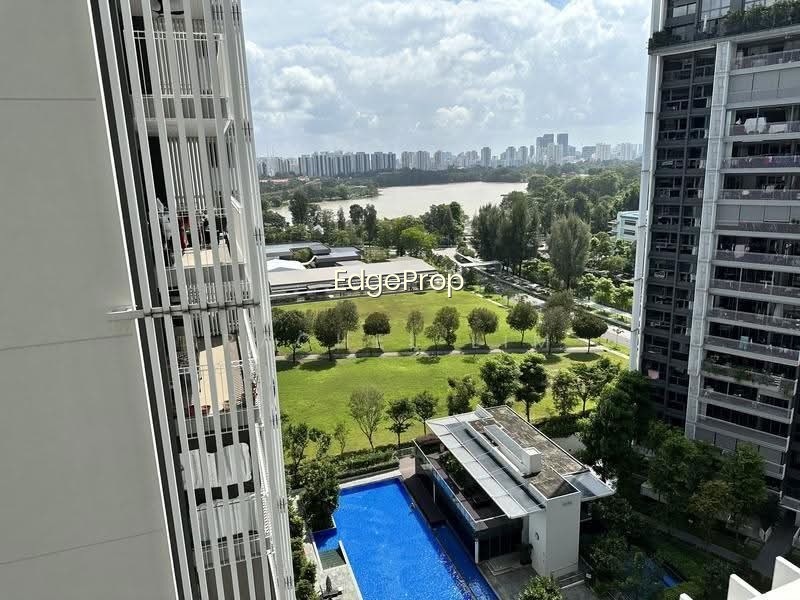 THE LAKEFRONT RESIDENCES photo 4