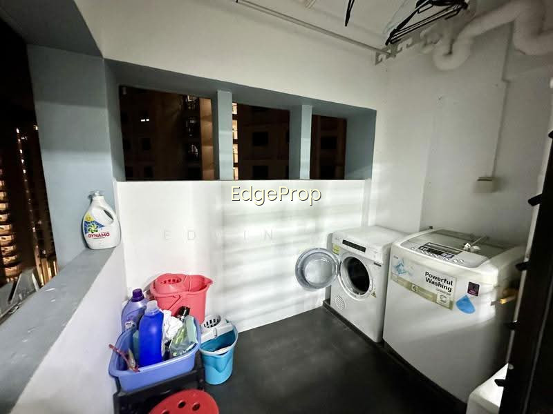 204D COMPASSVALE DRIVE photo 6