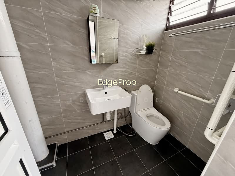 734 JURONG WEST STREET 73 photo 4