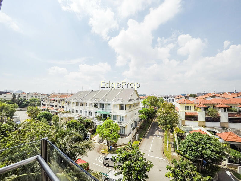 EASTWOOD REGENCY photo 5