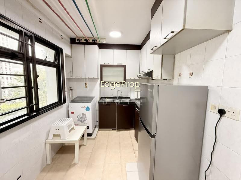 151 RIVERVALE CRESCENT photo 3