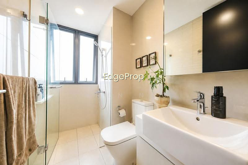 THOMSON THREE photo 5