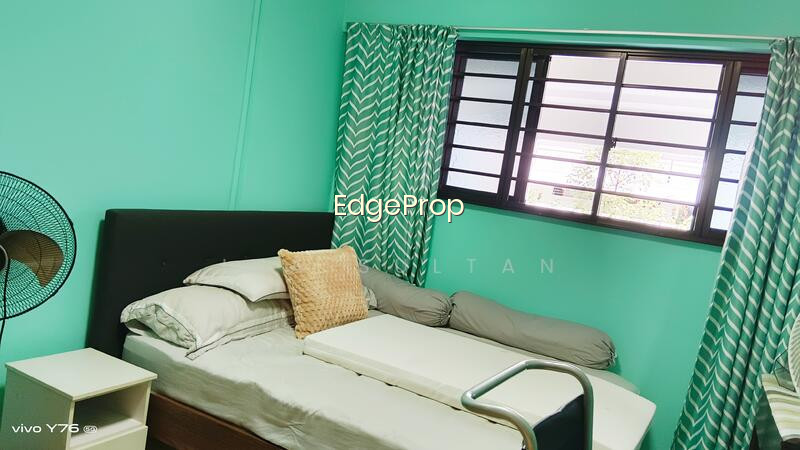 221 TAMPINES STREET 24 photo 3