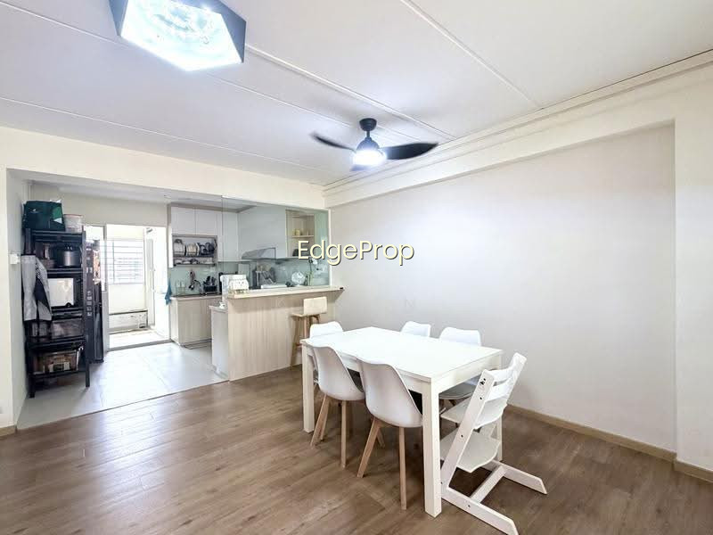 742 TAMPINES STREET 72 photo 3