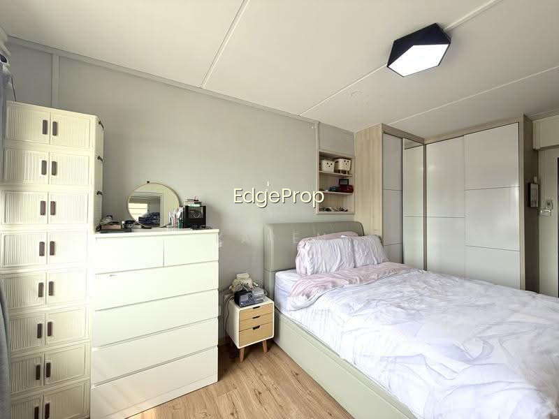 742 TAMPINES STREET 72 photo 5