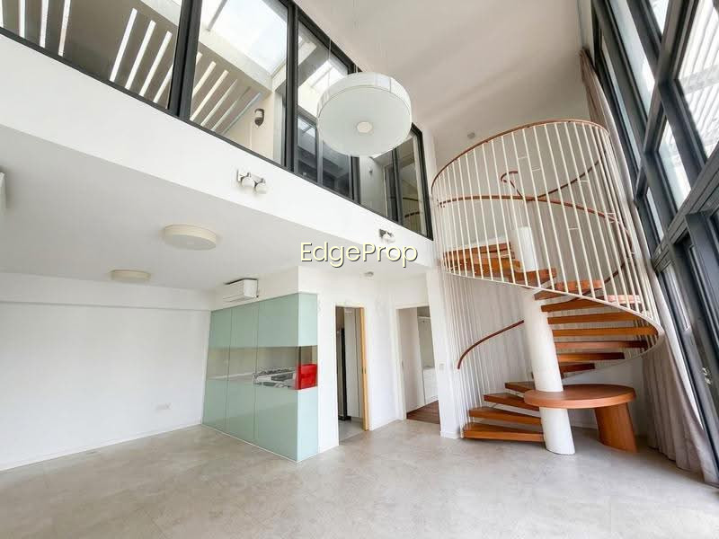 THE LAKEFRONT RESIDENCES photo 2