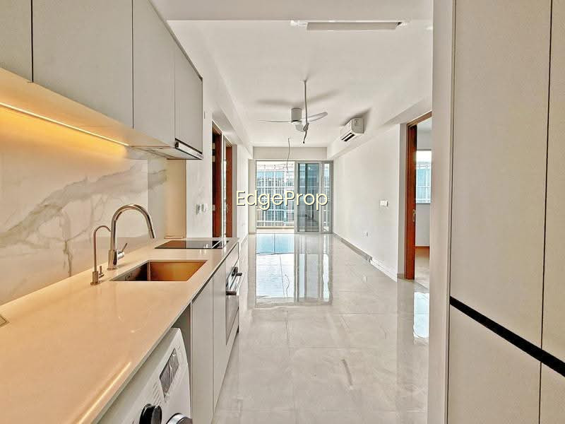 GRAND DUNMAN image 1 of 8