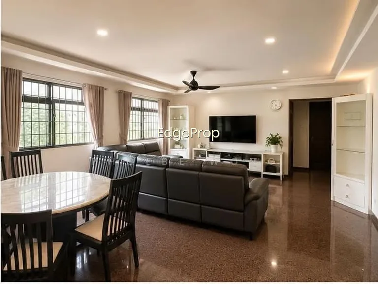 364 Tampines Street 34 image 1 of 8