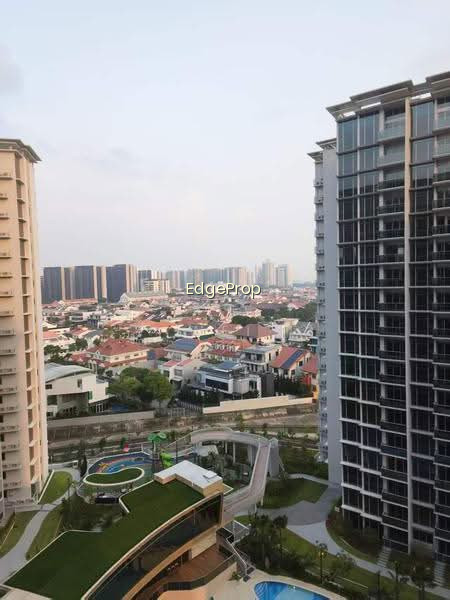 GRAND DUNMAN image 1 of 10