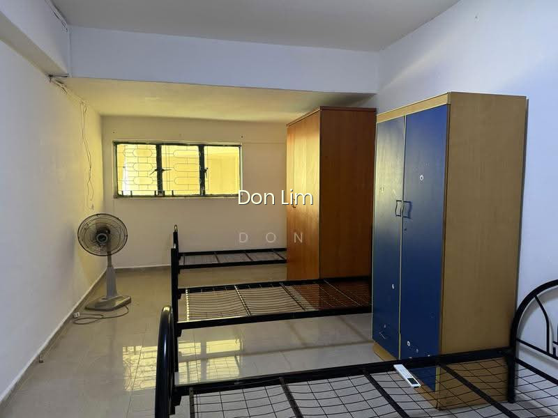 147 SILAT AVENUE image 1 of 7