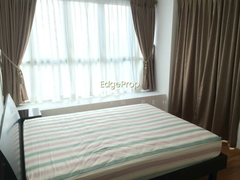 THE METROPOLITAN CONDOMINIUM image 1 of 8