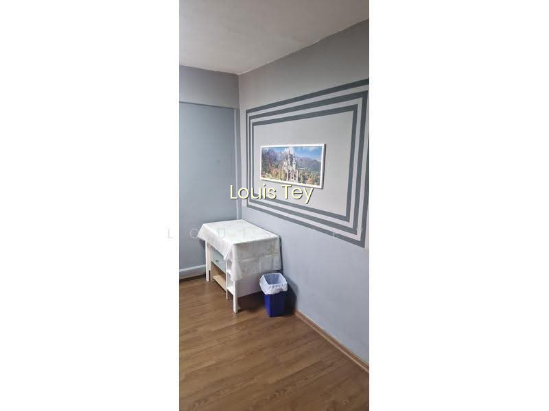 339 CLEMENTI AVENUE 5 image 1 of 10