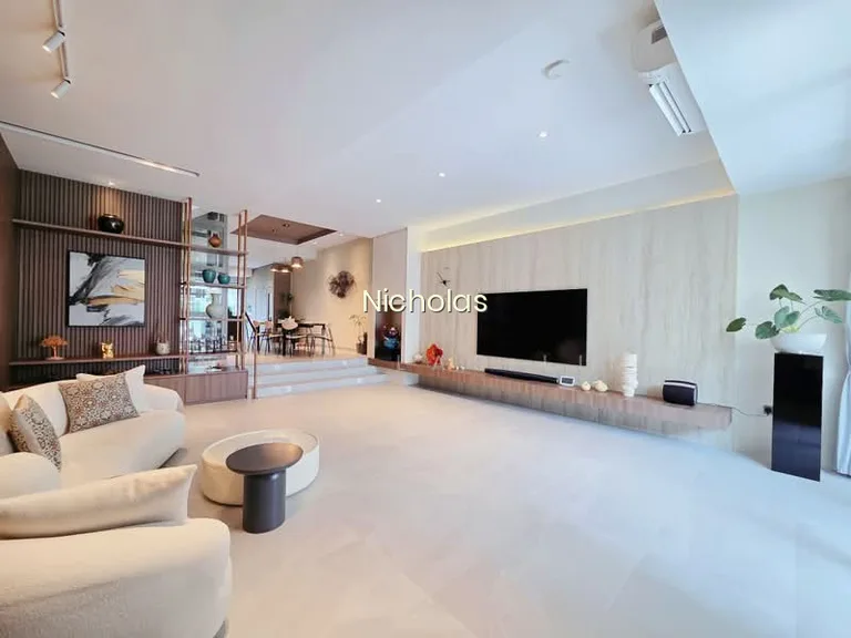 Freehold 3.5 Sty Inter Terrace for Sale! image 1 of 10
