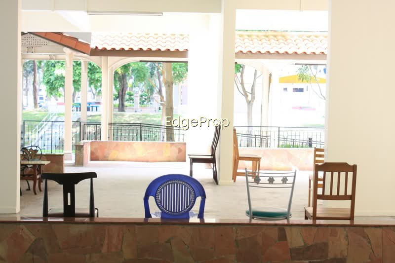 586 CHENG SAN COURT photo 5