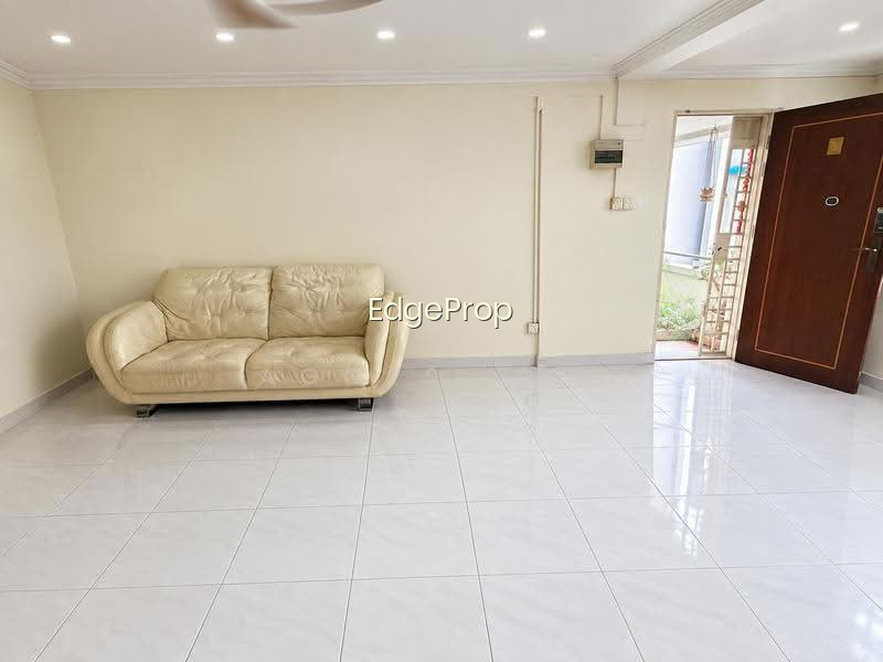 418 ANG MO KIO AVENUE 10 image 1 of 9