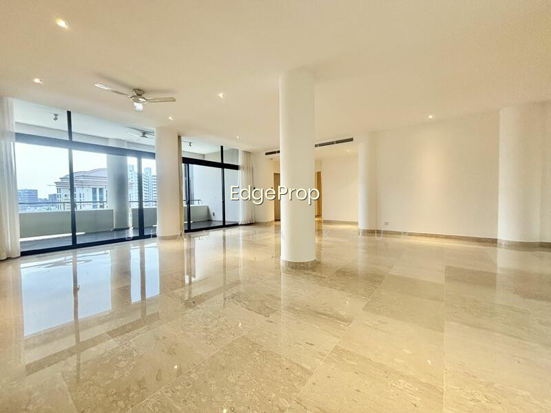 The Colonnade photo 6