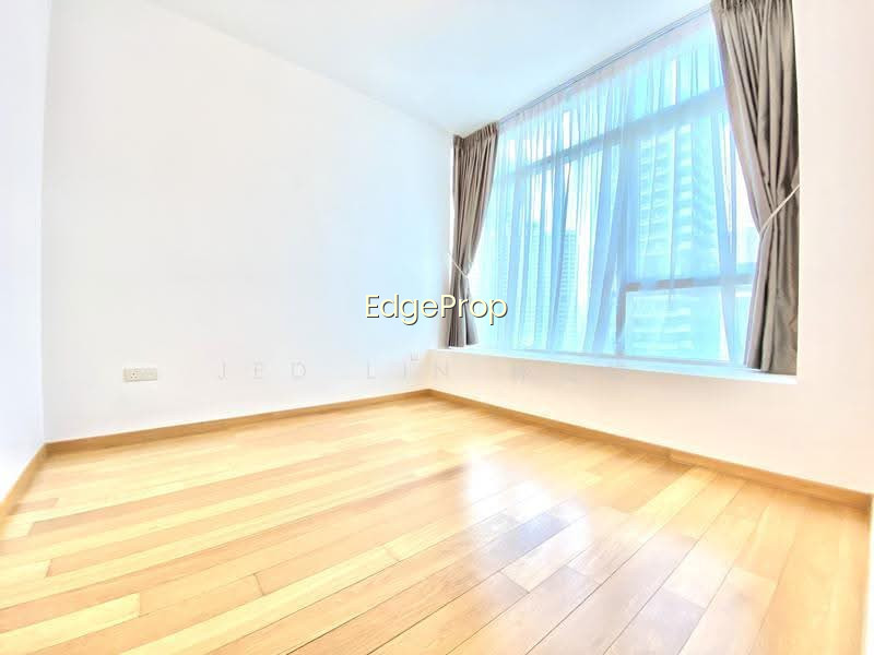 76 SHENTON photo 3