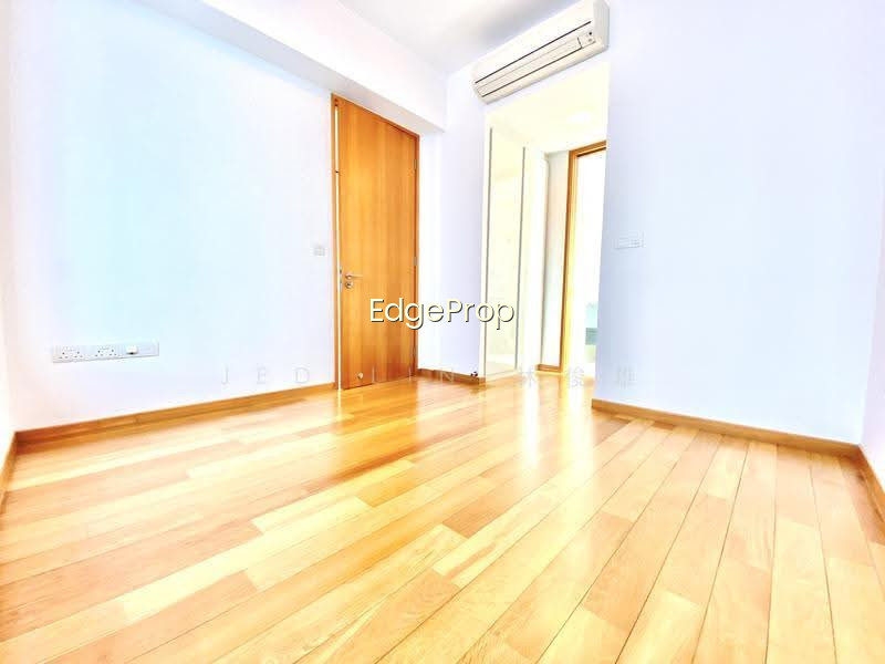 76 SHENTON photo 4