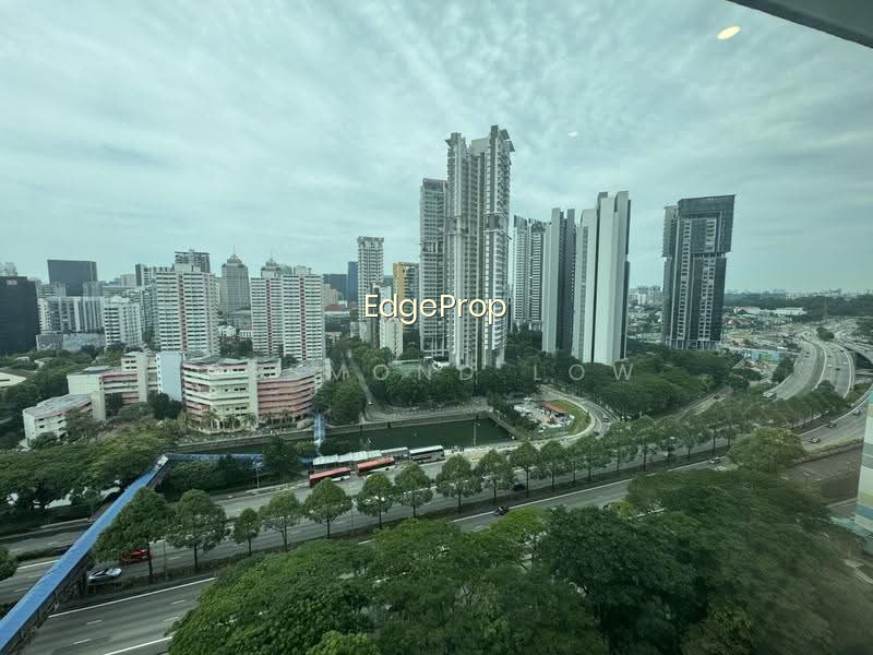 TRELLIS TOWERS photo 4