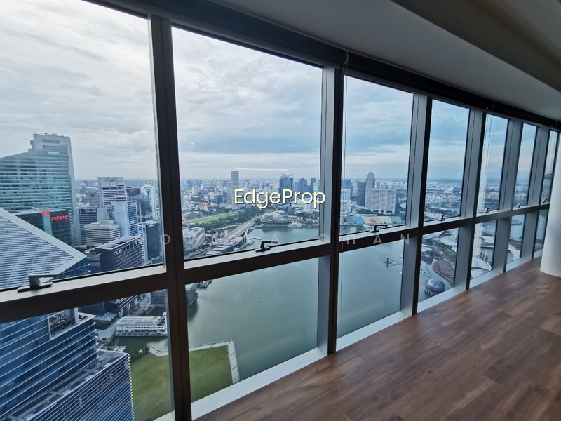 MARINA BAY RESIDENCES photo 2