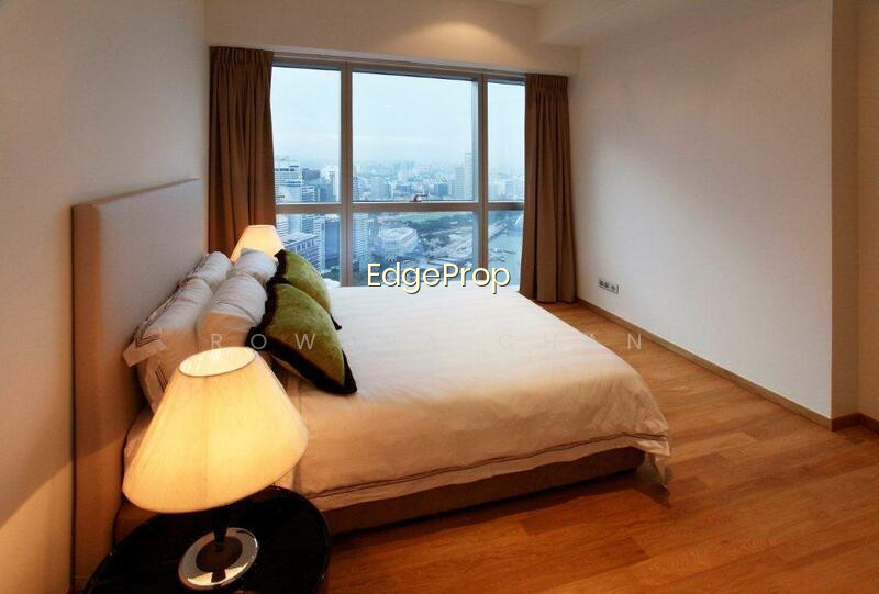 MARINA BAY RESIDENCES photo 4