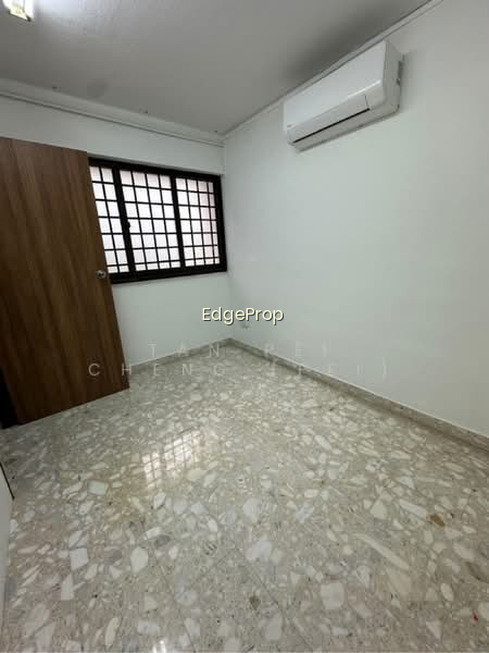 305 JURONG EAST STREET 32 photo 2