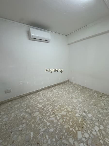 305 JURONG EAST STREET 32 photo 3