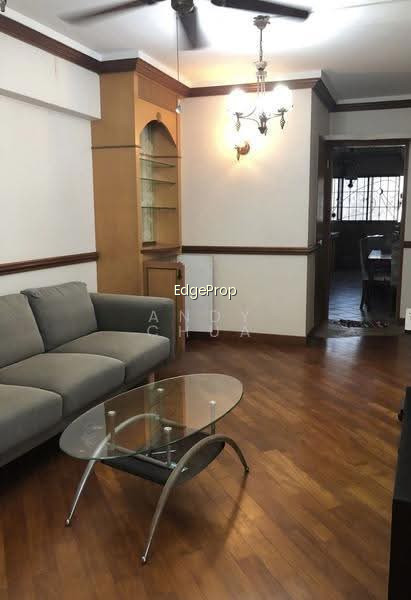 879 TAMPINES AVENUE 8 photo 2