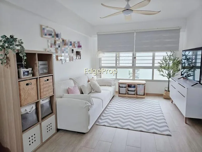 494H Tampines Street 45 image 1 of 8