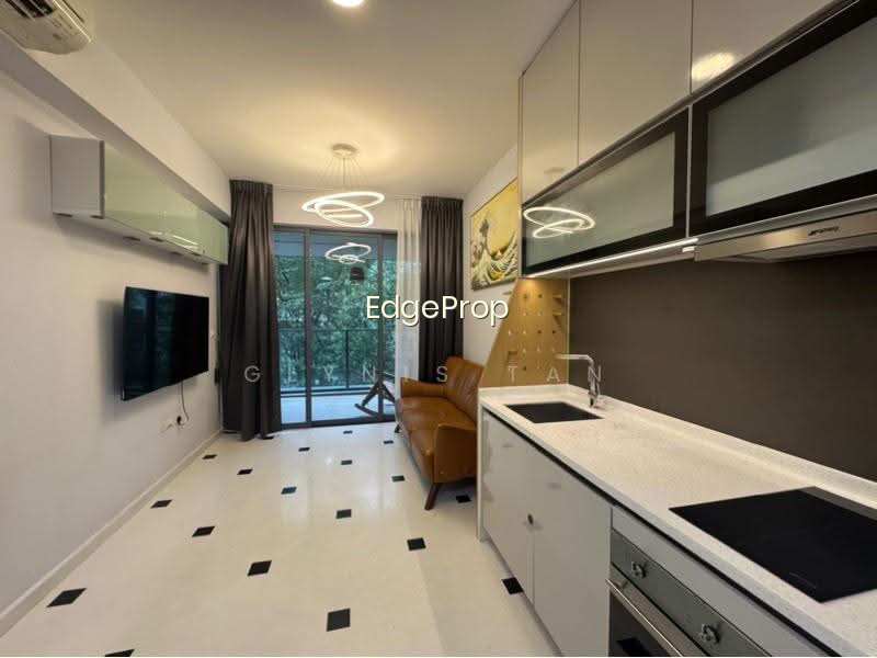 SOPHIA HILLS photo 2