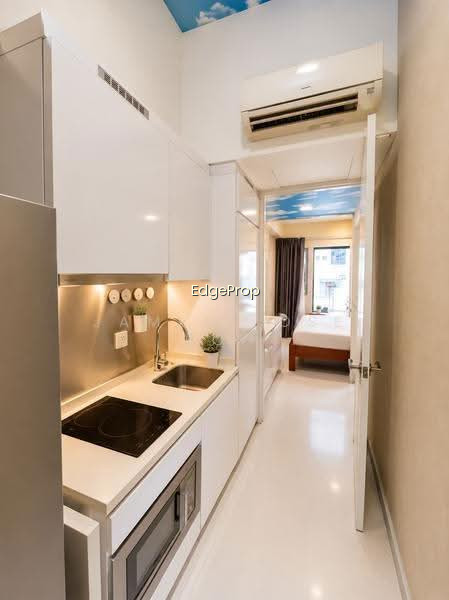 #1 SUITES (ONE SUITES)