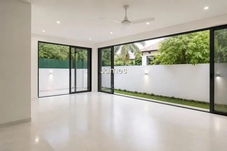 Cheap Pasir Ris Semi D | Regular Land | Min Walk to Beach image 1 of 8