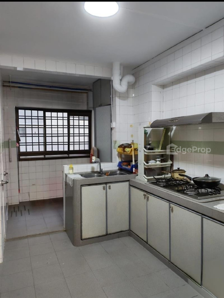 880 WOODLANDS STREET 82 photo 2