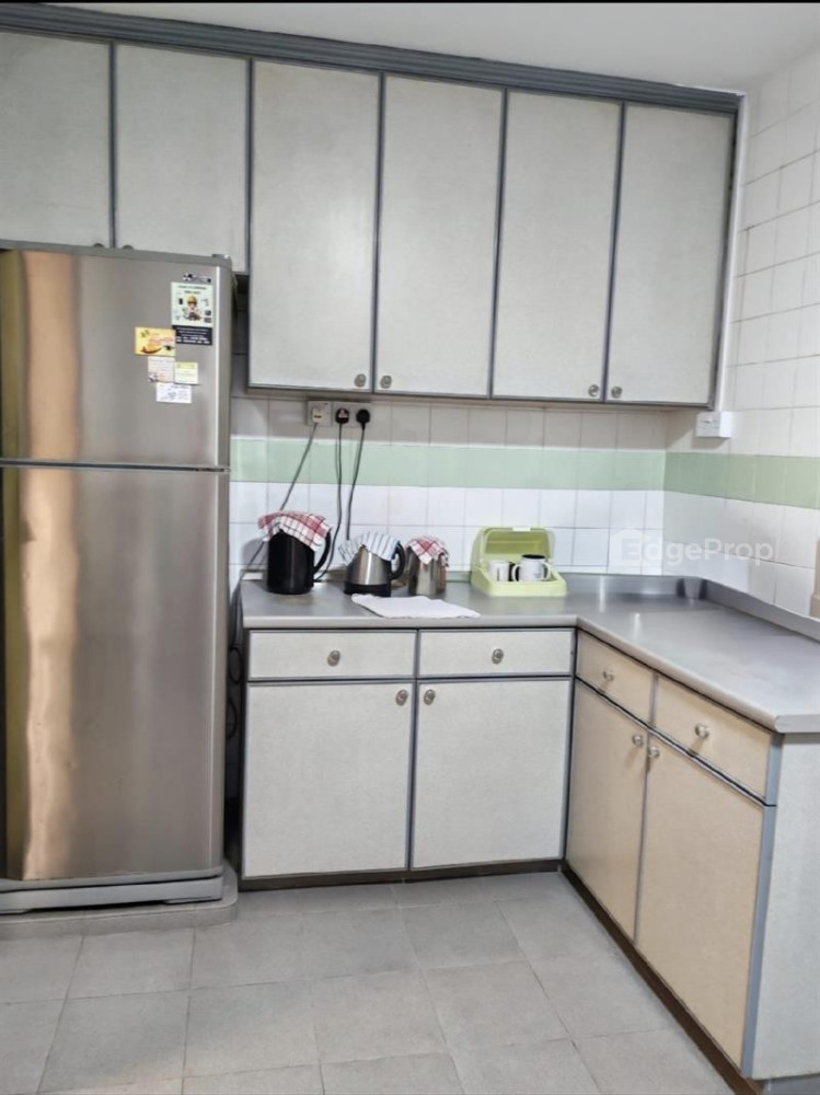 880 WOODLANDS STREET 82 photo 3