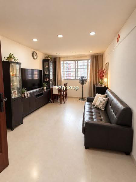 17 BEACH ROAD image 1 of 10