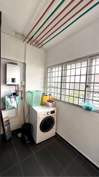 335 SEMBAWANG CLOSE photo 5