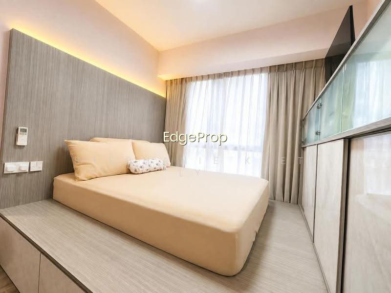 RIVERFRONT RESIDENCES photo 4