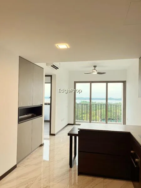 Pasir Ris 8 image 1 of 10