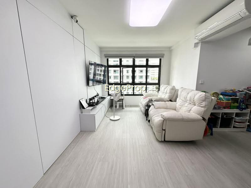 420D NORTHSHORE DRIVE image 1 of 7