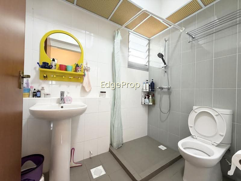 879B TAMPINES AVENUE 8 photo 3
