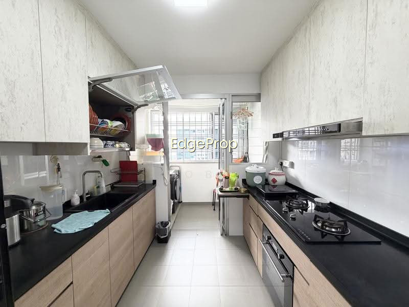 879B TAMPINES AVENUE 8 photo 5
