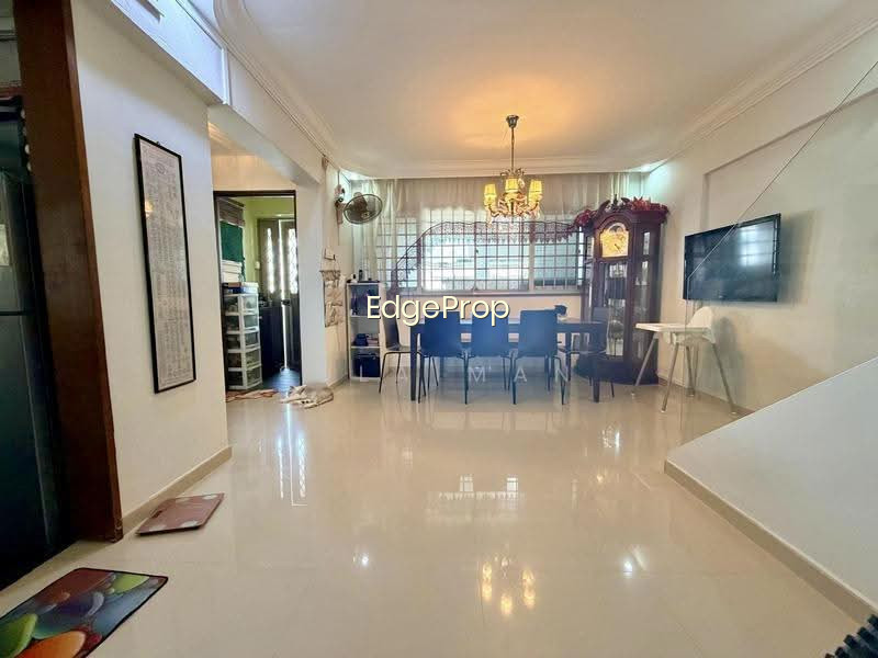 556 JURONG WEST STREET 42