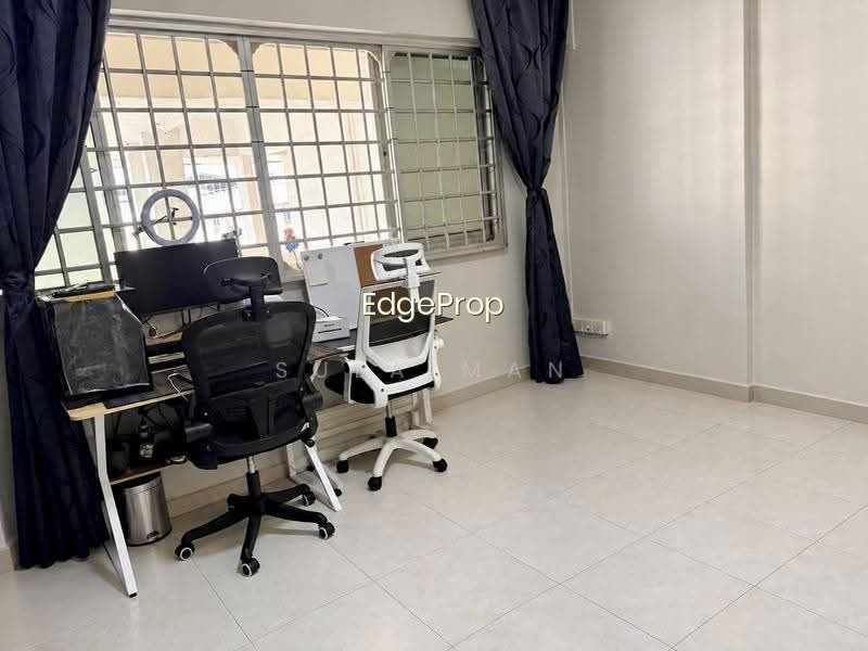 556 JURONG WEST STREET 42 photo 6