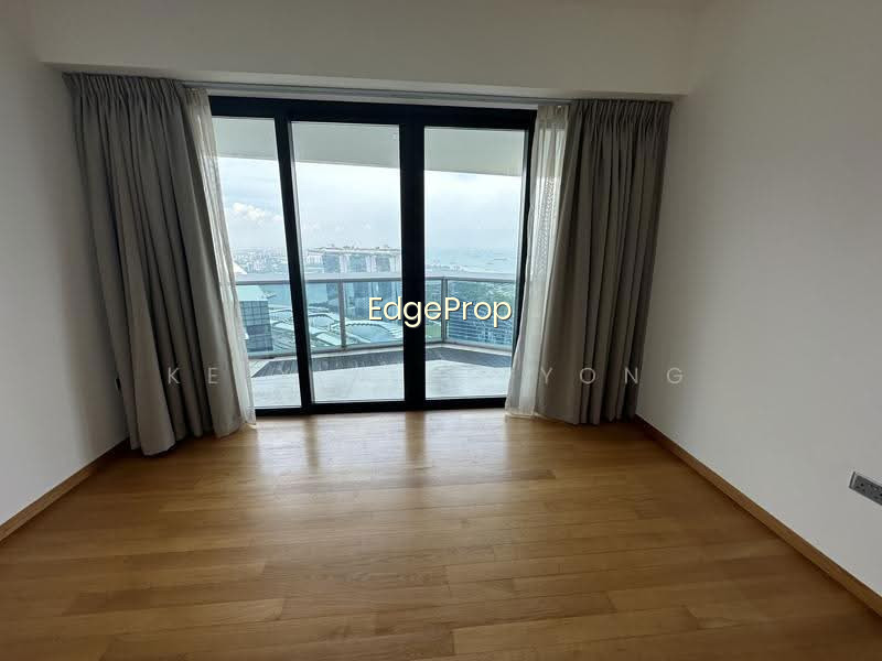 MARINA BAY SUITES photo 2