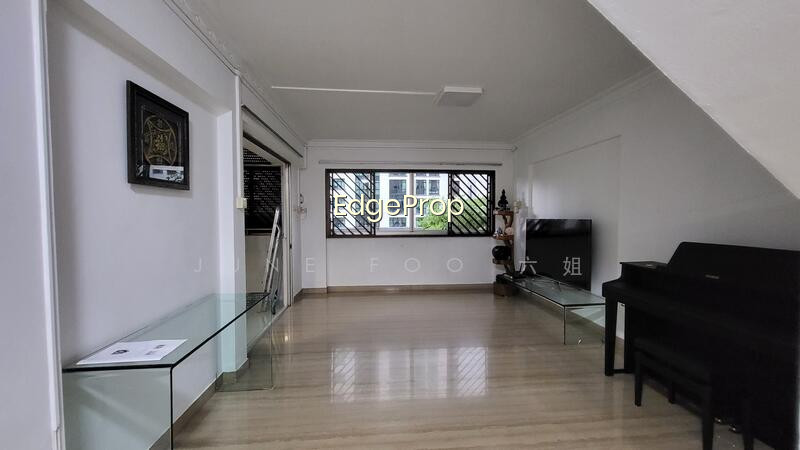 254 BANGKIT ROAD image 1 of 10