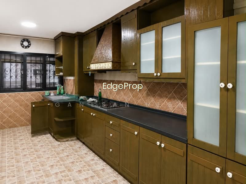 327 HOUGANG AVENUE 5 photo 2