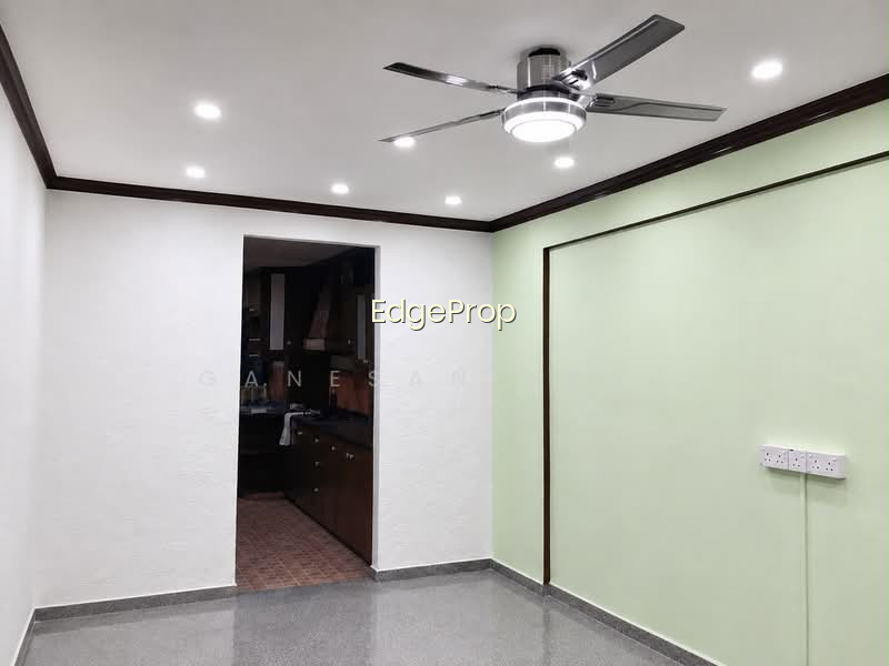 327 HOUGANG AVENUE 5 photo 4